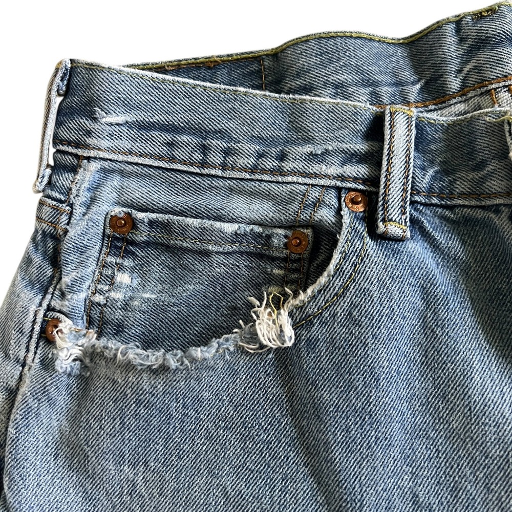 Levi's 550 Relaxed Fit Jeans Grunge Thrashed Light Wash Mens 33x30 Distressed - Picture 3 of 16